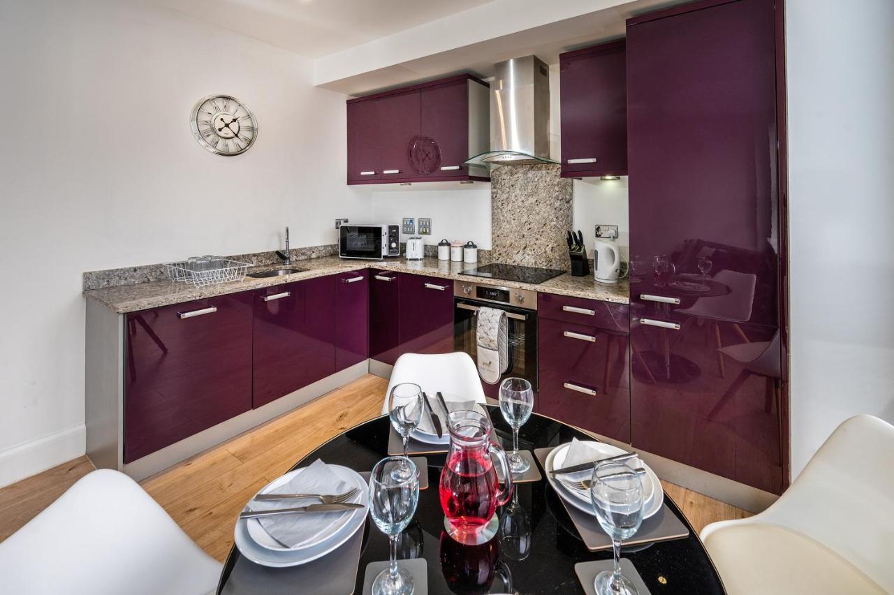 Modern & Spacious 2-Bed Flat With Secure Parking Редінг Екстер'єр фото